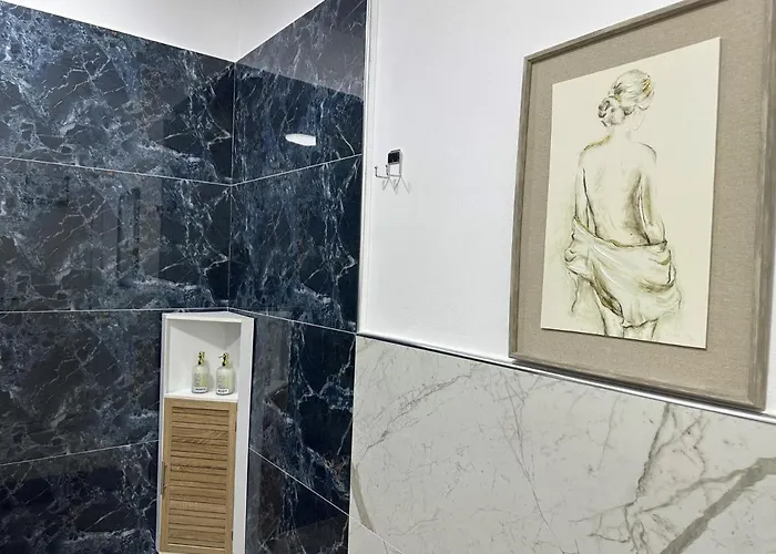 Paradise Rooftop Голем