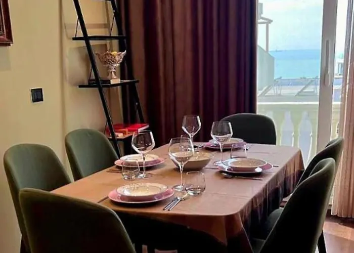 Paradise Rooftop Apartment Golem (Tirana)