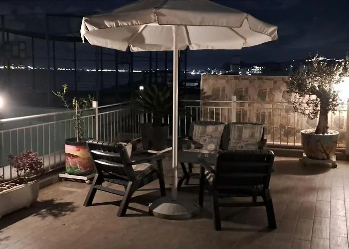 Paradise Rooftop Apartamento Golem (Tirana)