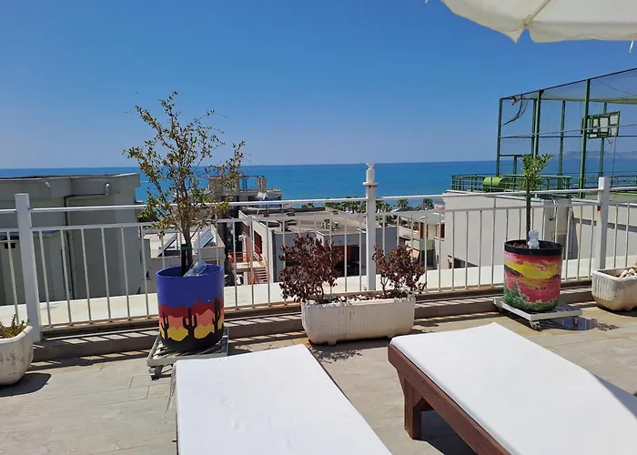 Apartment Paradise Rooftop Golem (Tirana)